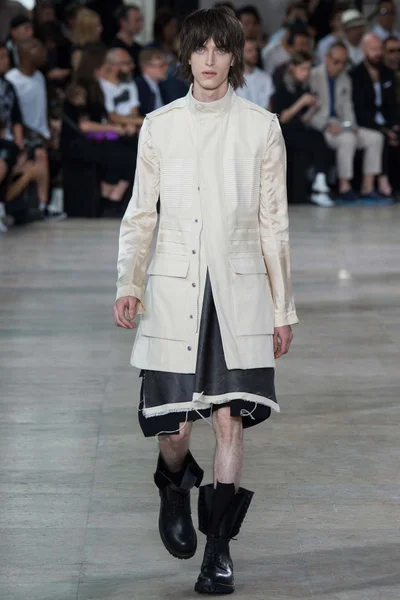 Look 13